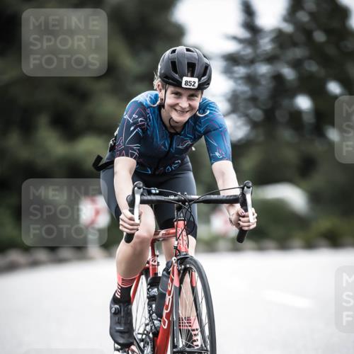 21.06.2026 - 29. Vierlanden-Triathlon H.Heesch http://msf.ph/oto/9873932 21.06.2026 12:15:57 Radfahren 818, 833, 852 meine-sportfotos.de