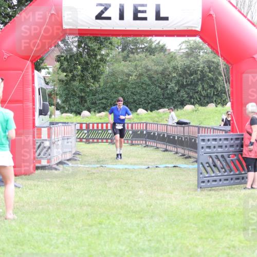 21.06.2026 - 29. Vierlanden-Triathlon Andreas Tolksdorf http://msf.ph/oto/9873935 21.06.2026 11:04:18 Ziel 360, 360 meine-sportfotos.de