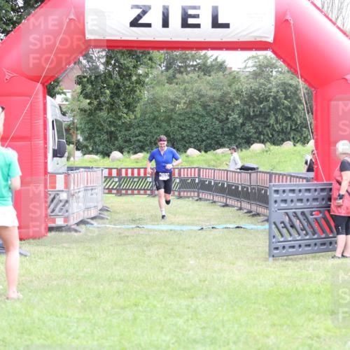 21.06.2026 - 29. Vierlanden-Triathlon Andreas Tolksdorf http://msf.ph/oto/9873948 21.06.2026 11:04:18 Ziel 360, 360 meine-sportfotos.de