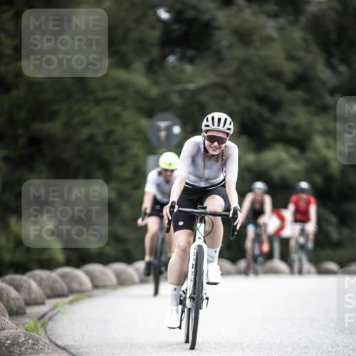 21.06.2026 - 29. Vierlanden-Triathlon H.Heesch http://msf.ph/oto/9873949 21.06.2026 12:16:08 Radfahren 834, 837, 856, 861 meine-sportfotos.de