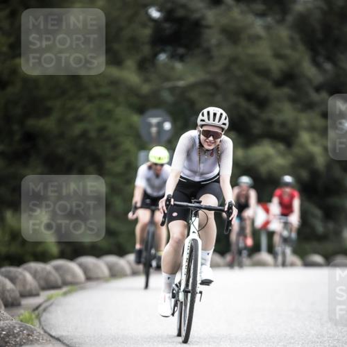 21.06.2026 - 29. Vierlanden-Triathlon H.Heesch http://msf.ph/oto/9873953 21.06.2026 12:16:08 Radfahren 834, 837, 856, 861 meine-sportfotos.de
