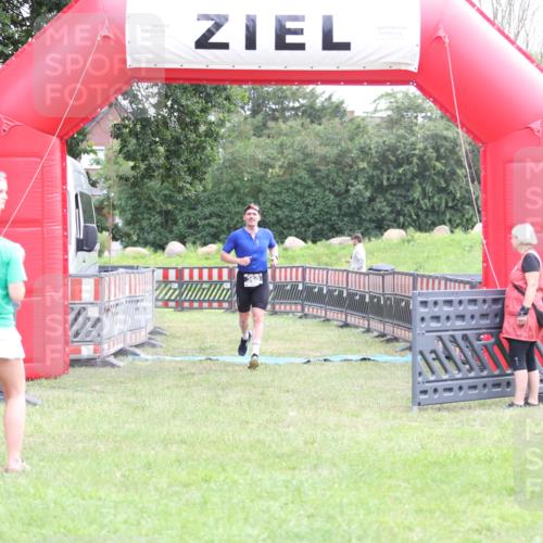 21.06.2026 - 29. Vierlanden-Triathlon Andreas Tolksdorf http://msf.ph/oto/9873954 21.06.2026 11:04:19 Ziel 360, 360 meine-sportfotos.de