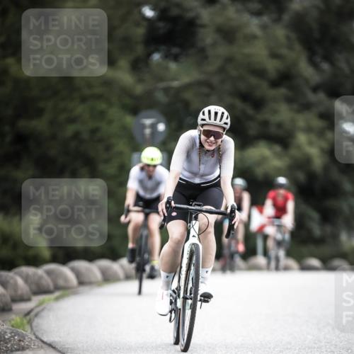 21.06.2026 - 29. Vierlanden-Triathlon H.Heesch http://msf.ph/oto/9873958 21.06.2026 12:16:08 Radfahren 834, 837, 856, 861 meine-sportfotos.de