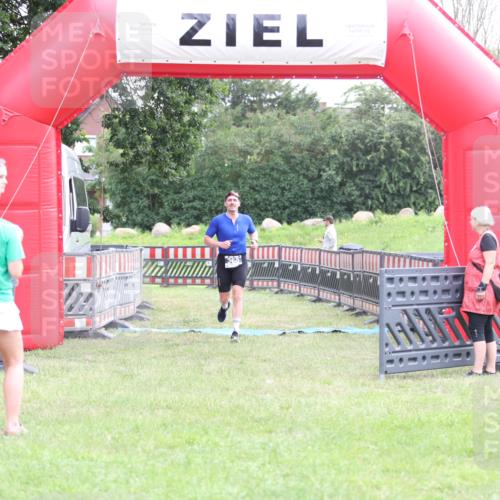 21.06.2026 - 29. Vierlanden-Triathlon Andreas Tolksdorf http://msf.ph/oto/9873960 21.06.2026 11:04:19 Ziel 360, 360 meine-sportfotos.de