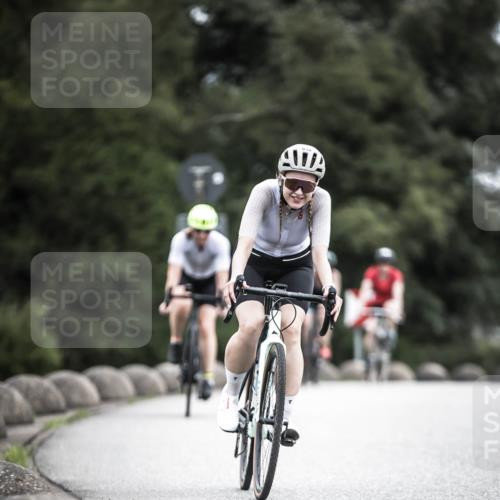 21.06.2026 - 29. Vierlanden-Triathlon H.Heesch http://msf.ph/oto/9873963 21.06.2026 12:16:08 Radfahren 834, 837, 856, 861 meine-sportfotos.de