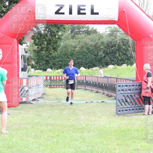 21.06.2026 - 29. Vierlanden-Triathlon Andreas Tolksdorf http://msf.ph/oto/9873982 21.06.2026 11:04:19 Ziel 360, 360 meine-sportfotos.de