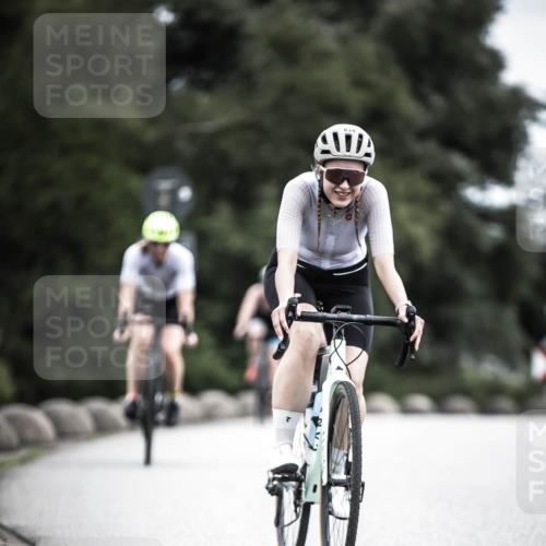 21.06.2026 - 29. Vierlanden-Triathlon H.Heesch http://msf.ph/oto/9873984 21.06.2026 12:16:08 Radfahren 834, 837, 856, 861 meine-sportfotos.de