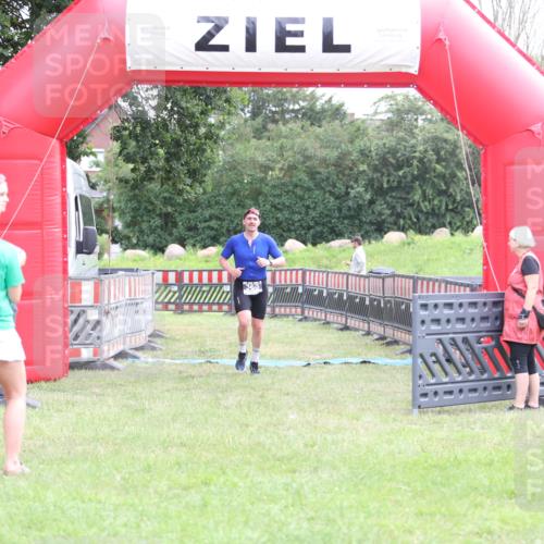 21.06.2026 - 29. Vierlanden-Triathlon Andreas Tolksdorf http://msf.ph/oto/9873988 21.06.2026 11:04:19 Ziel 360, 360 meine-sportfotos.de