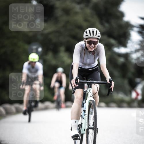 21.06.2026 - 29. Vierlanden-Triathlon H.Heesch http://msf.ph/oto/9873989 21.06.2026 12:16:08 Radfahren 834, 837, 856, 861 meine-sportfotos.de