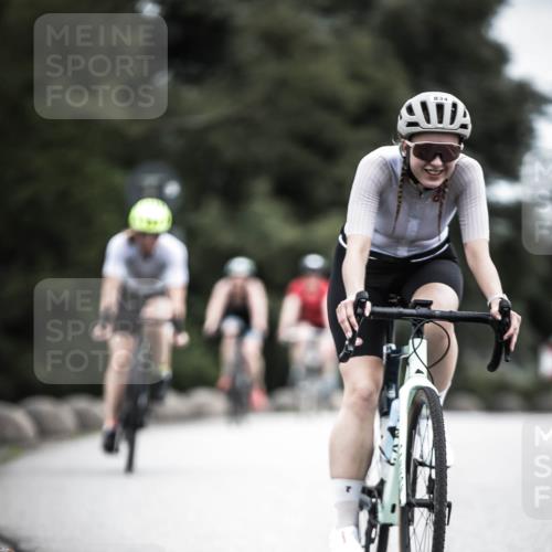 21.06.2026 - 29. Vierlanden-Triathlon H.Heesch http://msf.ph/oto/9873998 21.06.2026 12:16:08 Radfahren 834, 837, 856, 861 meine-sportfotos.de