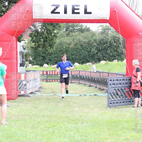 21.06.2026 - 29. Vierlanden-Triathlon Andreas Tolksdorf http://msf.ph/oto/9874013 21.06.2026 11:04:19 Ziel 360, 360 meine-sportfotos.de