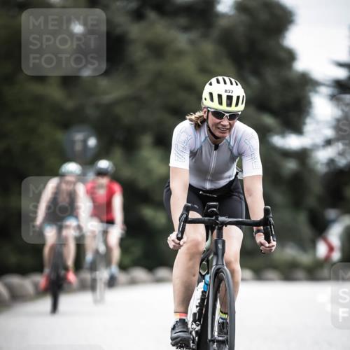 21.06.2026 - 29. Vierlanden-Triathlon H.Heesch http://msf.ph/oto/9874024 21.06.2026 12:16:10 Radfahren 834, 837, 856, 861 meine-sportfotos.de