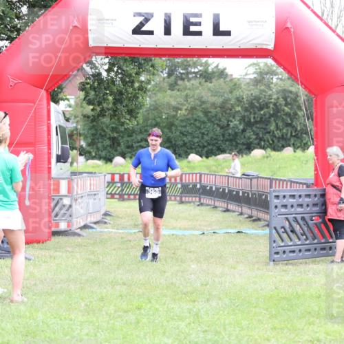 21.06.2026 - 29. Vierlanden-Triathlon Andreas Tolksdorf http://msf.ph/oto/9874034 21.06.2026 11:04:21 Ziel 360, 360 meine-sportfotos.de