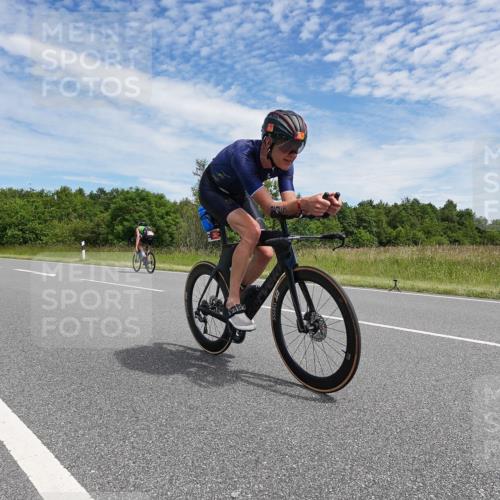 21.06.2026 - Viking Triathlon Michael Burmester http://msf.ph/oto/9874063 21.06.2026 12:45:55 Radfahren 54, 135, 205, 238, 309, 352, 421, 442, 561 meine-sportfotos.de