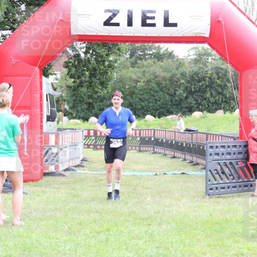 21.06.2026 - 29. Vierlanden-Triathlon Andreas Tolksdorf http://msf.ph/oto/9874066 21.06.2026 11:04:21 Ziel 360, 360 meine-sportfotos.de