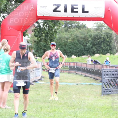 21.06.2026 - 29. Vierlanden-Triathlon Andreas Tolksdorf http://msf.ph/oto/9874284 21.06.2026 11:04:59 Ziel 430, 430 meine-sportfotos.de