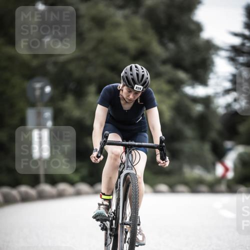 21.06.2026 - 29. Vierlanden-Triathlon H.Heesch http://msf.ph/oto/9874296 21.06.2026 12:16:46 Radfahren 805, 829 meine-sportfotos.de