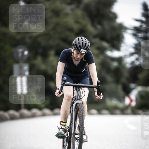 21.06.2026 - 29. Vierlanden-Triathlon H.Heesch http://msf.ph/oto/9874302 21.06.2026 12:16:46 Radfahren 805, 829 meine-sportfotos.de