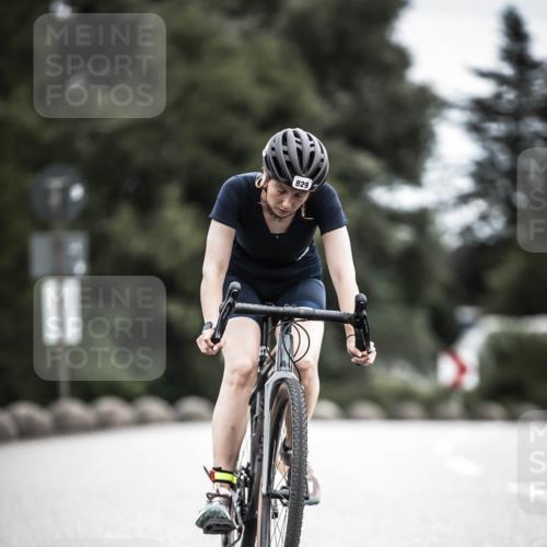 21.06.2026 - 29. Vierlanden-Triathlon H.Heesch http://msf.ph/oto/9874304 21.06.2026 12:16:46 Radfahren 805, 829 meine-sportfotos.de