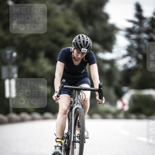 21.06.2026 - 29. Vierlanden-Triathlon H.Heesch http://msf.ph/oto/9874307 21.06.2026 12:16:46 Radfahren 805, 829 meine-sportfotos.de