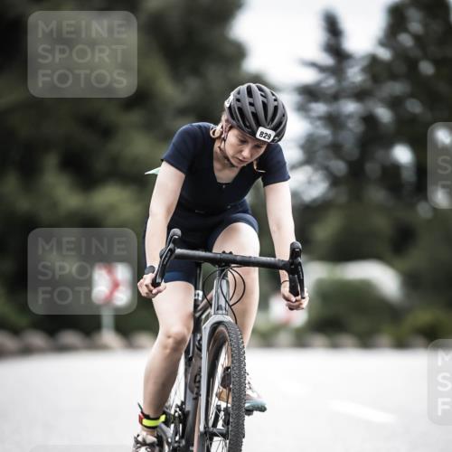 21.06.2026 - 29. Vierlanden-Triathlon H.Heesch http://msf.ph/oto/9874322 21.06.2026 12:16:47 Radfahren 805, 829 meine-sportfotos.de