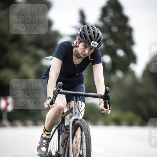 21.06.2026 - 29. Vierlanden-Triathlon H.Heesch http://msf.ph/oto/9874335 21.06.2026 12:16:47 Radfahren 805, 829 meine-sportfotos.de