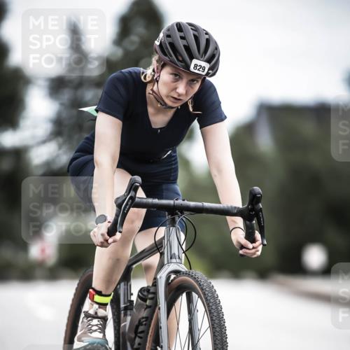 21.06.2026 - 29. Vierlanden-Triathlon H.Heesch http://msf.ph/oto/9874356 21.06.2026 12:16:47 Radfahren 805, 829 meine-sportfotos.de
