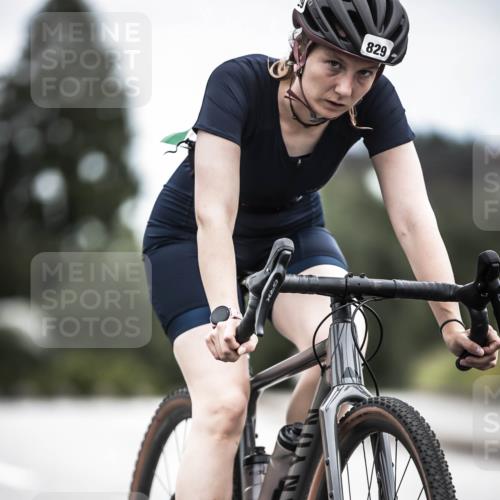 21.06.2026 - 29. Vierlanden-Triathlon H.Heesch http://msf.ph/oto/9874368 21.06.2026 12:16:47 Radfahren 805, 829 meine-sportfotos.de