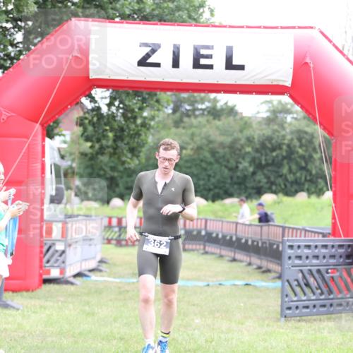 21.06.2026 - 29. Vierlanden-Triathlon Andreas Tolksdorf http://msf.ph/oto/9874377 21.06.2026 11:05:17 Ziel 362, 362 meine-sportfotos.de