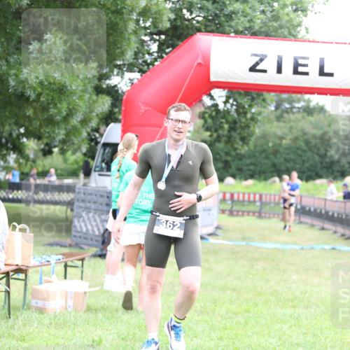 21.06.2026 - 29. Vierlanden-Triathlon Andreas Tolksdorf http://msf.ph/oto/9874383 21.06.2026 11:05:23 Ziel 346, 346 meine-sportfotos.de