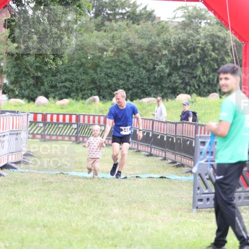 21.06.2026 - 29. Vierlanden-Triathlon Andreas Tolksdorf http://msf.ph/oto/9874400 21.06.2026 11:05:28 Ziel 346, 346 meine-sportfotos.de