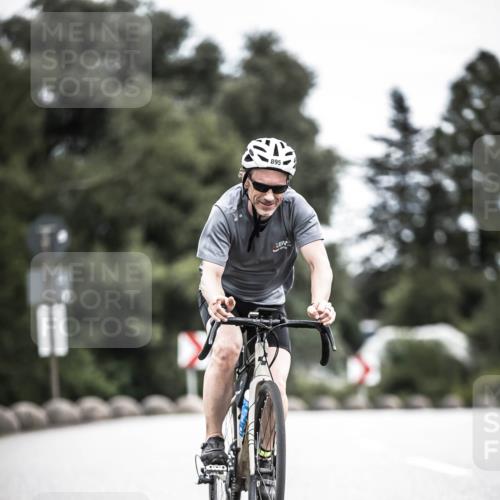 21.06.2026 - 29. Vierlanden-Triathlon H.Heesch http://msf.ph/oto/9874646 21.06.2026 12:17:41 Radfahren 641, 751, 877, 895 meine-sportfotos.de