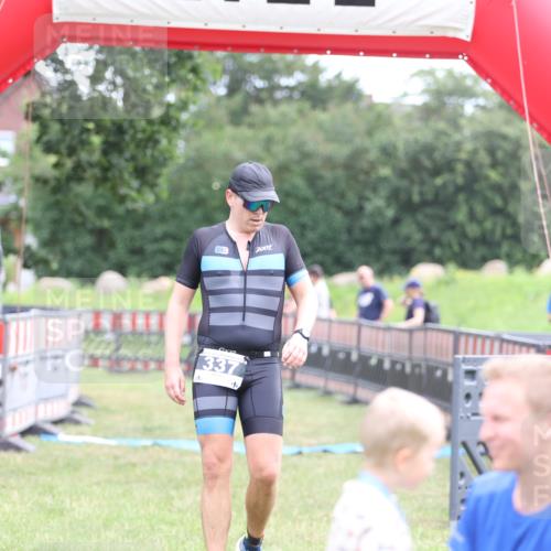 21.06.2026 - 29. Vierlanden-Triathlon Andreas Tolksdorf http://msf.ph/oto/9874665 21.06.2026 11:05:47 Ziel 337, 337 meine-sportfotos.de