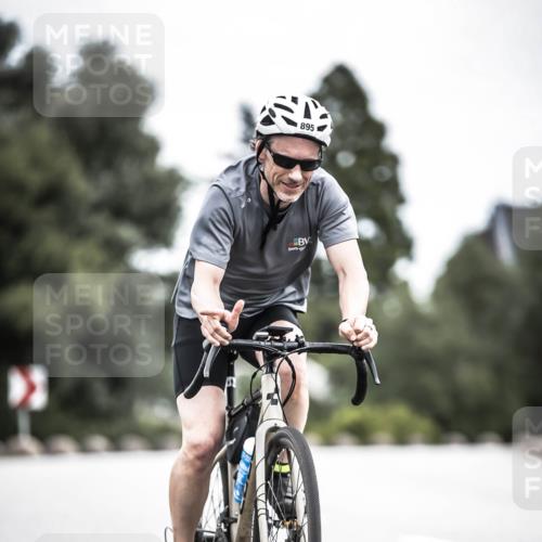 21.06.2026 - 29. Vierlanden-Triathlon H.Heesch http://msf.ph/oto/9874672 21.06.2026 12:17:42 Radfahren 751, 877, 895 meine-sportfotos.de