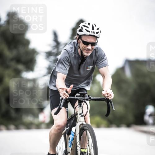 21.06.2026 - 29. Vierlanden-Triathlon H.Heesch http://msf.ph/oto/9874680 21.06.2026 12:17:42 Radfahren 751, 877, 895 meine-sportfotos.de