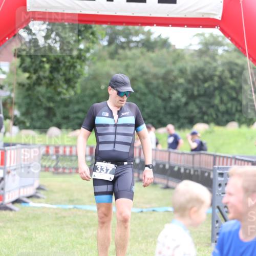 21.06.2026 - 29. Vierlanden-Triathlon Andreas Tolksdorf http://msf.ph/oto/9874683 21.06.2026 11:05:47 Ziel 337, 337 meine-sportfotos.de