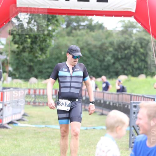21.06.2026 - 29. Vierlanden-Triathlon Andreas Tolksdorf http://msf.ph/oto/9874689 21.06.2026 11:05:47 Ziel 337, 337 meine-sportfotos.de