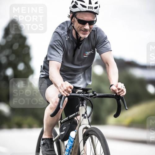 21.06.2026 - 29. Vierlanden-Triathlon H.Heesch http://msf.ph/oto/9874696 21.06.2026 12:17:42 Radfahren 751, 877, 895 meine-sportfotos.de