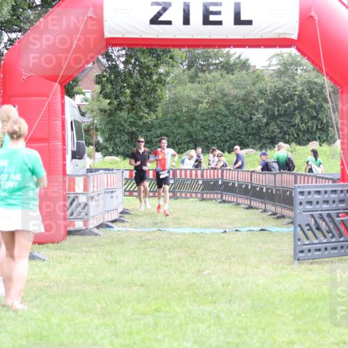 21.06.2026 - 29. Vierlanden-Triathlon Andreas Tolksdorf http://msf.ph/oto/9874725 21.06.2026 11:06:29 Ziel 305, 334, 305, 334 meine-sportfotos.de