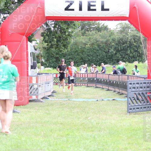 21.06.2026 - 29. Vierlanden-Triathlon Andreas Tolksdorf http://msf.ph/oto/9874755 21.06.2026 11:06:29 Ziel 305, 334, 305, 334 meine-sportfotos.de