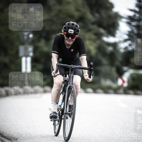 21.06.2026 - 29. Vierlanden-Triathlon H.Heesch http://msf.ph/oto/9874771 21.06.2026 12:18:13 Radfahren 276, 821, 838, 860 meine-sportfotos.de