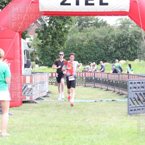 21.06.2026 - 29. Vierlanden-Triathlon Andreas Tolksdorf http://msf.ph/oto/9874817 21.06.2026 11:06:31 Ziel 305, 334, 305, 334 meine-sportfotos.de