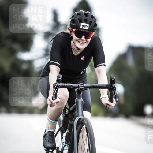 21.06.2026 - 29. Vierlanden-Triathlon H.Heesch http://msf.ph/oto/9874822 21.06.2026 12:18:14 Radfahren 276, 821, 838, 860 meine-sportfotos.de