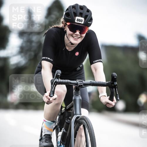 21.06.2026 - 29. Vierlanden-Triathlon H.Heesch http://msf.ph/oto/9874830 21.06.2026 12:18:14 Radfahren 276, 821, 838, 860 meine-sportfotos.de
