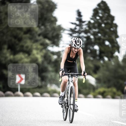 21.06.2026 - 29. Vierlanden-Triathlon H.Heesch http://msf.ph/oto/9874880 21.06.2026 12:18:25 Radfahren 813, 865 meine-sportfotos.de