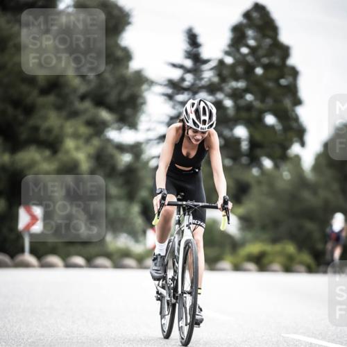 21.06.2026 - 29. Vierlanden-Triathlon H.Heesch http://msf.ph/oto/9874886 21.06.2026 12:18:26 Radfahren 813, 865 meine-sportfotos.de