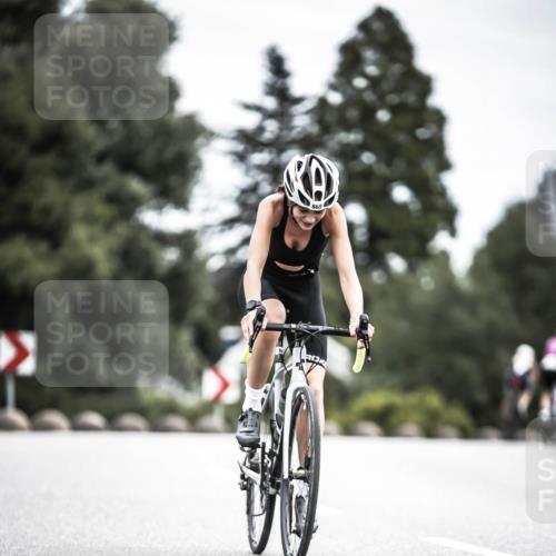 21.06.2026 - 29. Vierlanden-Triathlon H.Heesch http://msf.ph/oto/9874894 21.06.2026 12:18:26 Radfahren 813, 865 meine-sportfotos.de