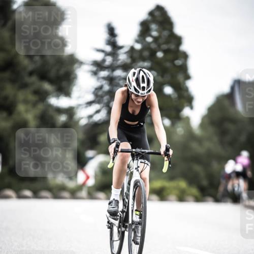21.06.2026 - 29. Vierlanden-Triathlon H.Heesch http://msf.ph/oto/9874899 21.06.2026 12:18:26 Radfahren 813, 865 meine-sportfotos.de