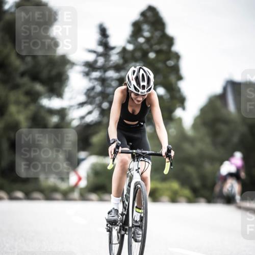 21.06.2026 - 29. Vierlanden-Triathlon H.Heesch http://msf.ph/oto/9874903 21.06.2026 12:18:26 Radfahren 813, 865 meine-sportfotos.de