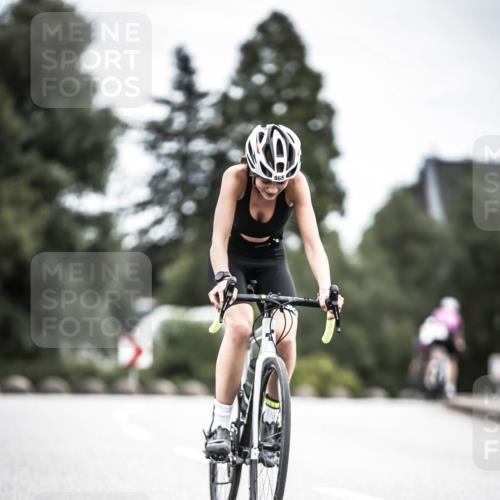 21.06.2026 - 29. Vierlanden-Triathlon H.Heesch http://msf.ph/oto/9874906 21.06.2026 12:18:26 Radfahren 813, 865 meine-sportfotos.de